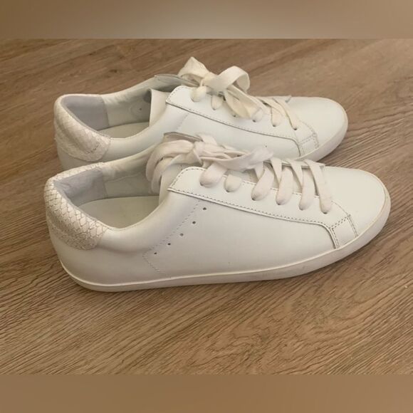 Banana Republic White Leather Sneakers with Snakeskin Detail Size 6.6 - Picture 1 of 10